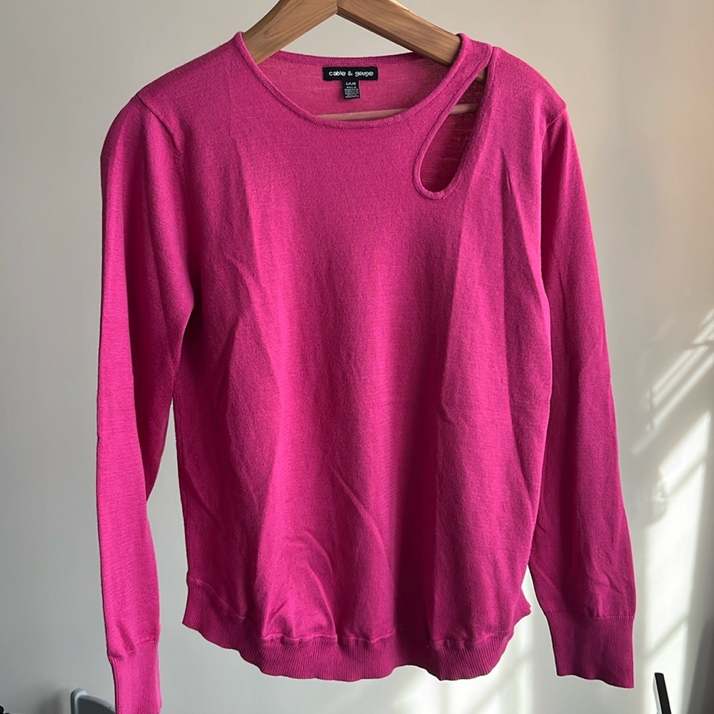 Cable & Gauge Pink Long Sleeve Cut Out Top Women’s Size L